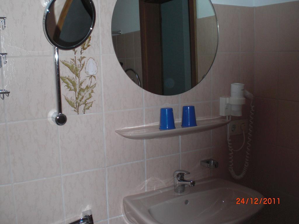Familien-Bauernhof-Berghammer Rotta Kamer foto